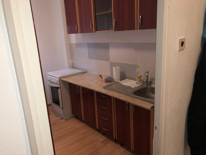 Titan, sector 3, Piata Minis, 1 Decembrie