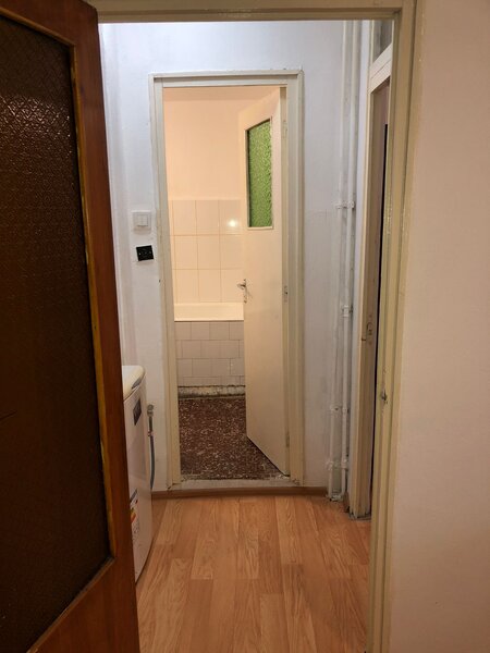 Titan, sector 3, Piata Minis, 1 Decembrie